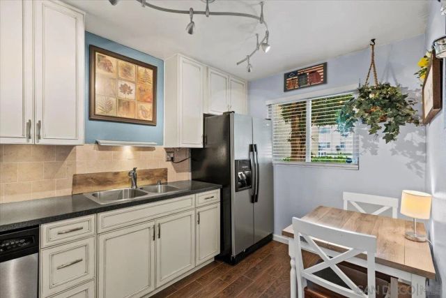 6821 Alvarado Road 2, San Diego, CA 92120