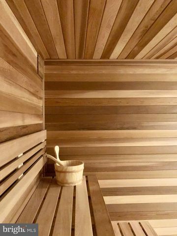 777 FOLLIN FARM LN, Great Falls, VA 22066