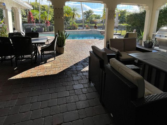 8472 NW 52nd Place, Coral Springs, FL 33067