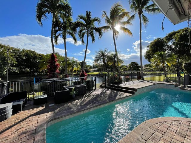 8472 NW 52nd Place, Coral Springs, FL 33067