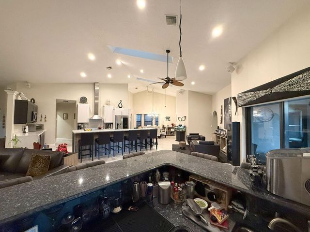 8472 NW 52nd Place, Coral Springs, FL 33067