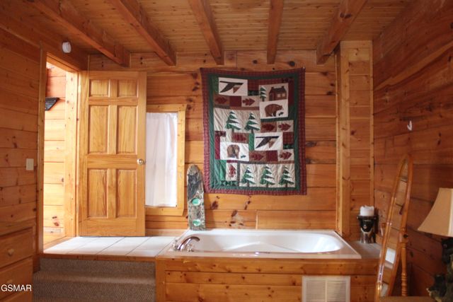 2232 E View Drive, Sevierville, TN 37876