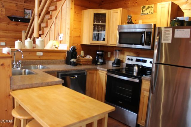 2232 E View Drive, Sevierville, TN 37876