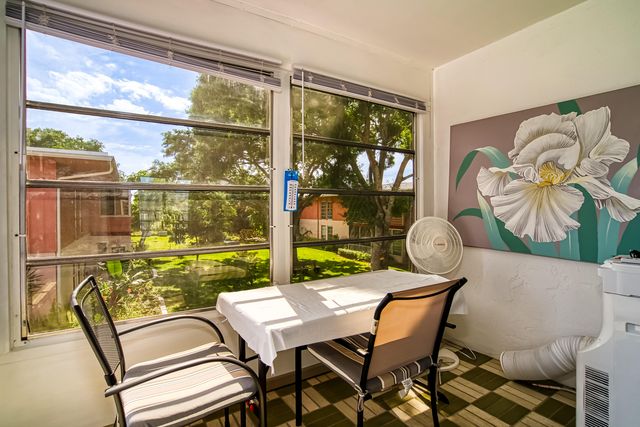 24 Golfs Edge D, West Palm Beach, FL 33417