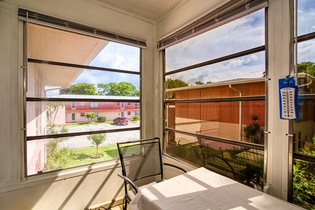 24 Golfs Edge D, West Palm Beach, FL 33417