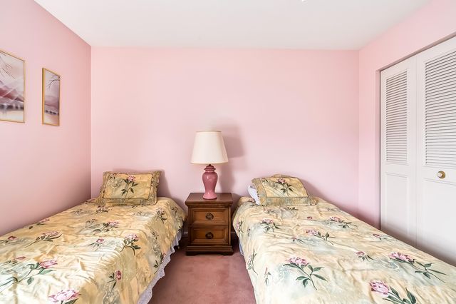 24 Golfs Edge D, West Palm Beach, FL 33417