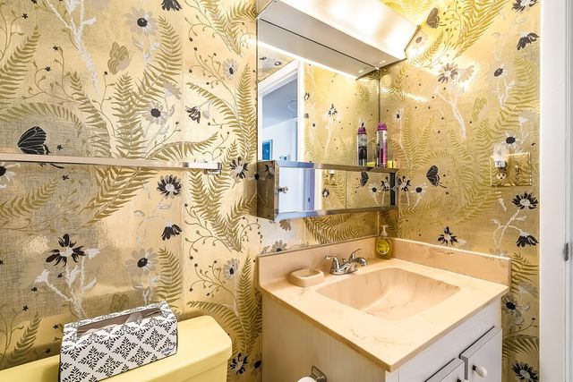 24 Golfs Edge D, West Palm Beach, FL 33417