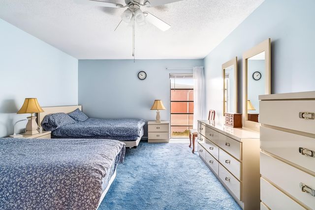 24 Golfs Edge D, West Palm Beach, FL 33417