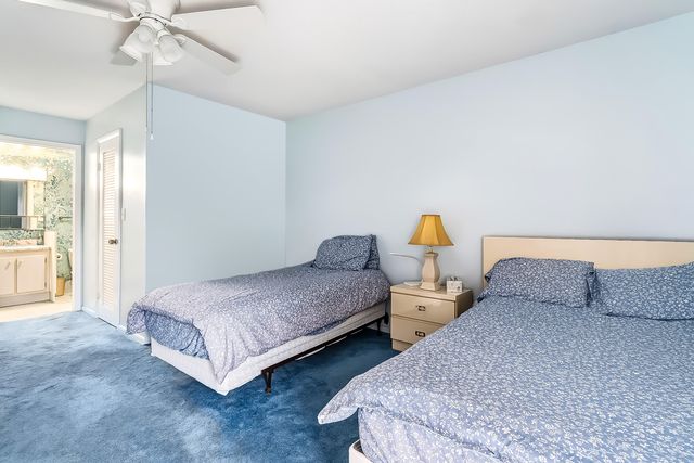 24 Golfs Edge D, West Palm Beach, FL 33417