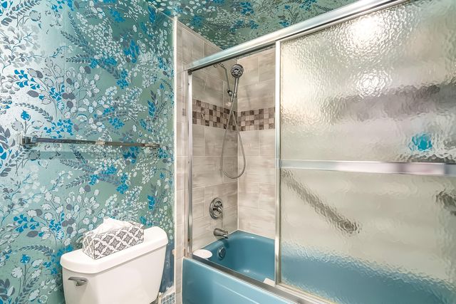 24 Golfs Edge D, West Palm Beach, FL 33417