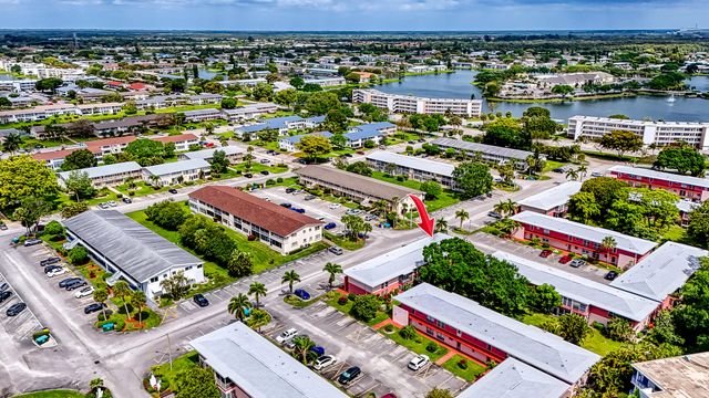 24 Golfs Edge D, West Palm Beach, FL 33417