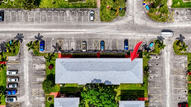 24 Golfs Edge D, West Palm Beach, FL 33417