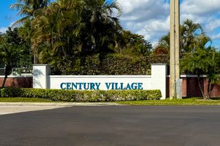 24 Golfs Edge D, West Palm Beach, FL 33417