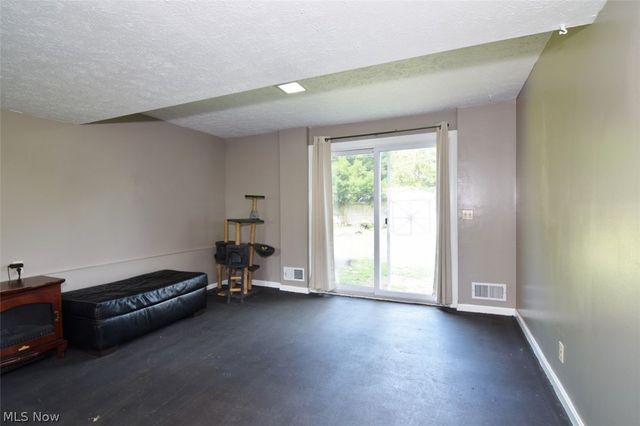 6284 Seminole Trail, Mentor, OH 44060
