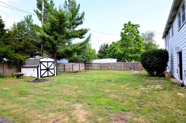 6284 Seminole Trail, Mentor, OH 44060