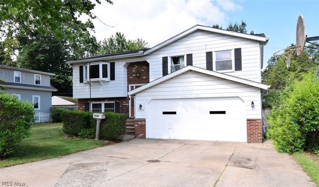 6284 Seminole Trail, Mentor, OH 44060