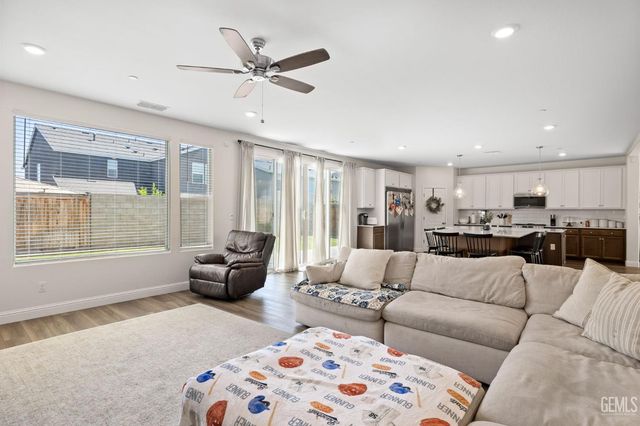 9501 Eagle Creek Drive, Shafter, CA 93263