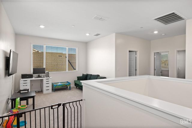 9501 Eagle Creek Drive, Shafter, CA 93263