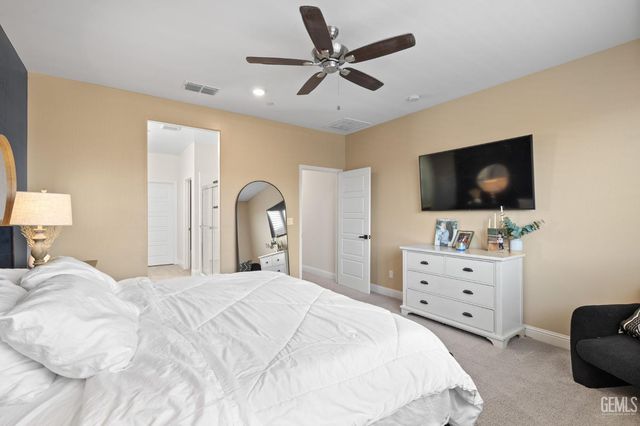 9501 Eagle Creek Drive, Shafter, CA 93263