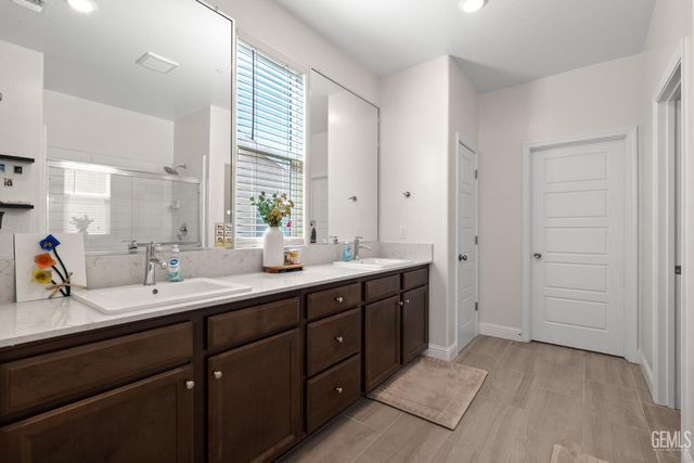 9501 Eagle Creek Drive, Shafter, CA 93263