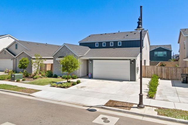 9501 Eagle Creek Drive, Shafter, CA 93263