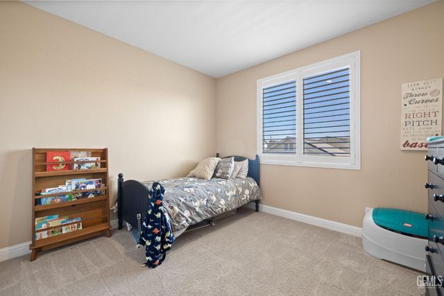 9501 Eagle Creek Drive, Shafter, CA 93263