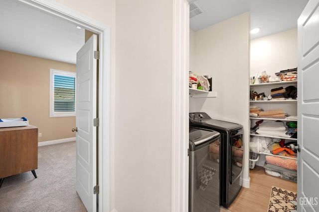 9501 Eagle Creek Drive, Shafter, CA 93263