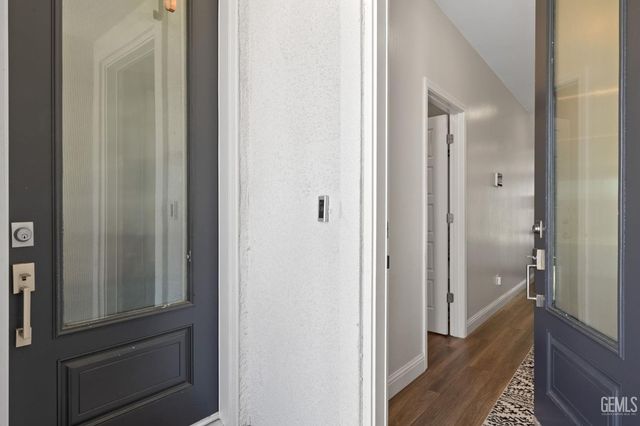 9501 Eagle Creek Drive, Shafter, CA 93263