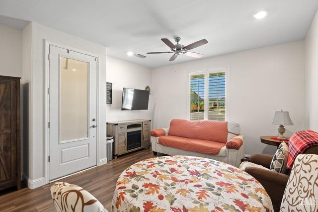 9501 Eagle Creek Drive, Shafter, CA 93263