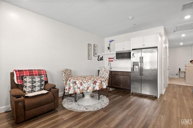 9501 Eagle Creek Drive, Shafter, CA 93263