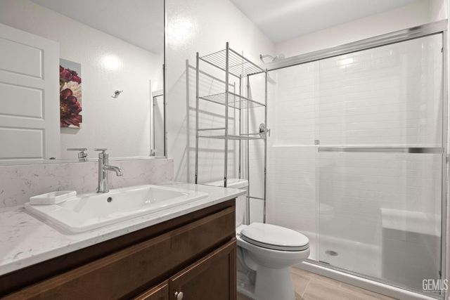 9501 Eagle Creek Drive, Shafter, CA 93263