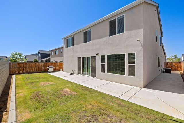 9501 Eagle Creek Drive, Shafter, CA 93263