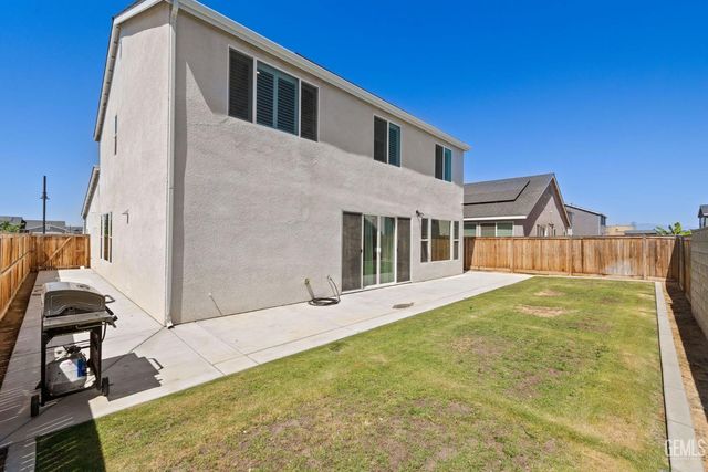 9501 Eagle Creek Drive, Shafter, CA 93263