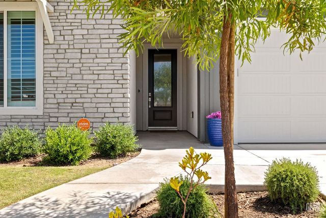 9501 Eagle Creek Drive, Shafter, CA 93263