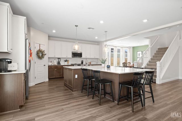 9501 Eagle Creek Drive, Shafter, CA 93263