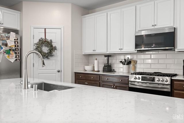 9501 Eagle Creek Drive, Shafter, CA 93263