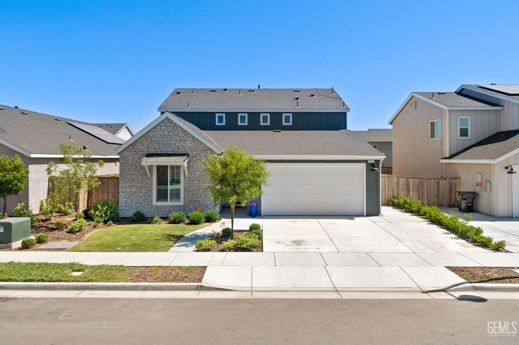 9501 Eagle Creek Drive, Shafter, CA 93263