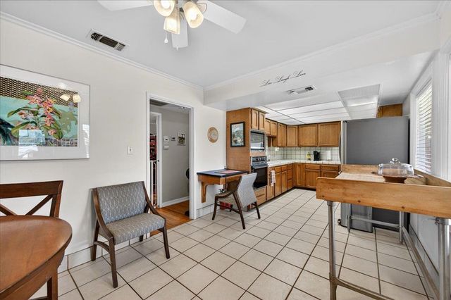 35 E Garland Avenue, Fresno, CA 93704