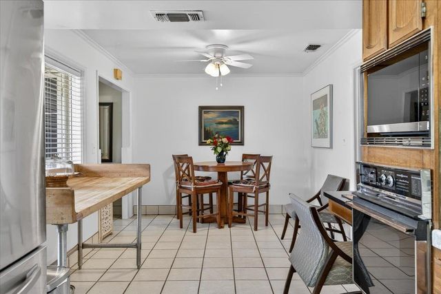 35 E Garland Avenue, Fresno, CA 93704