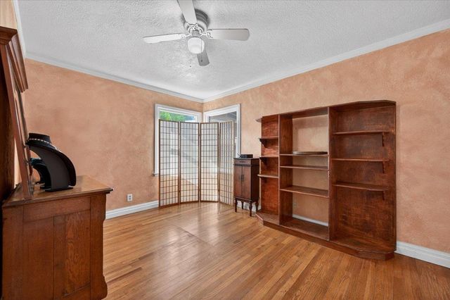 35 E Garland Avenue, Fresno, CA 93704