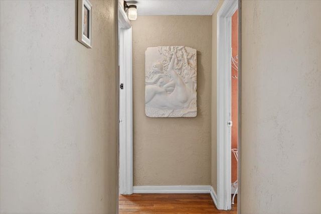 35 E Garland Avenue, Fresno, CA 93704