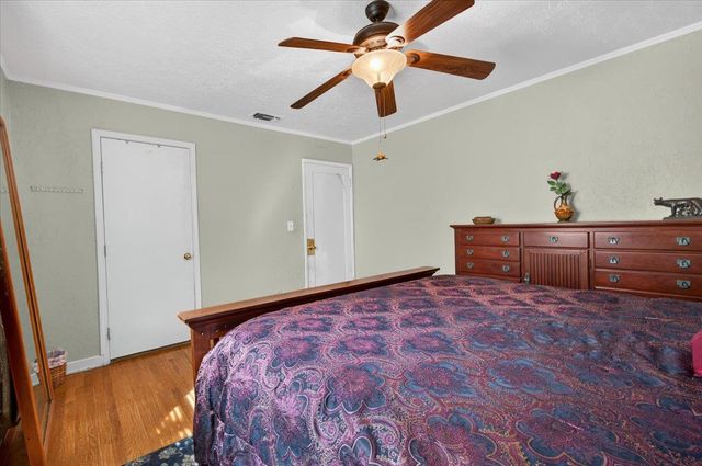 35 E Garland Avenue, Fresno, CA 93704