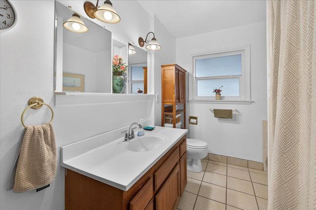 35 E Garland Avenue, Fresno, CA 93704