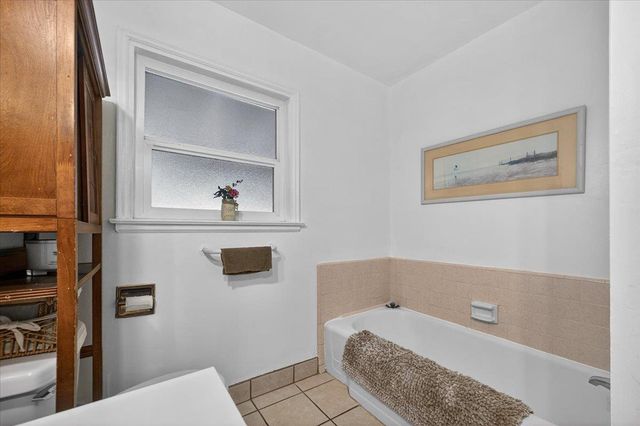 35 E Garland Avenue, Fresno, CA 93704