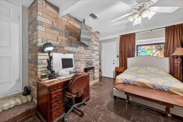 35 E Garland Avenue, Fresno, CA 93704