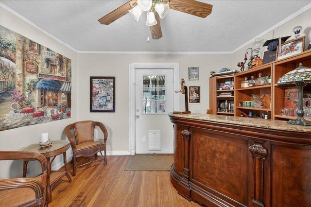 35 E Garland Avenue, Fresno, CA 93704