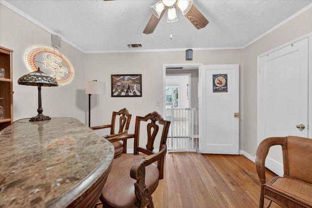 35 E Garland Avenue, Fresno, CA 93704