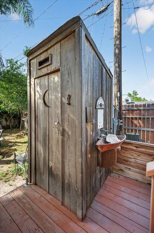 35 E Garland Avenue, Fresno, CA 93704