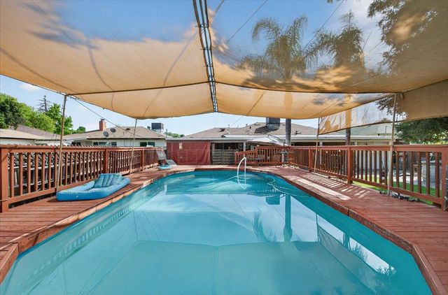 35 E Garland Avenue, Fresno, CA 93704