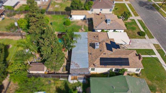 35 E Garland Avenue, Fresno, CA 93704